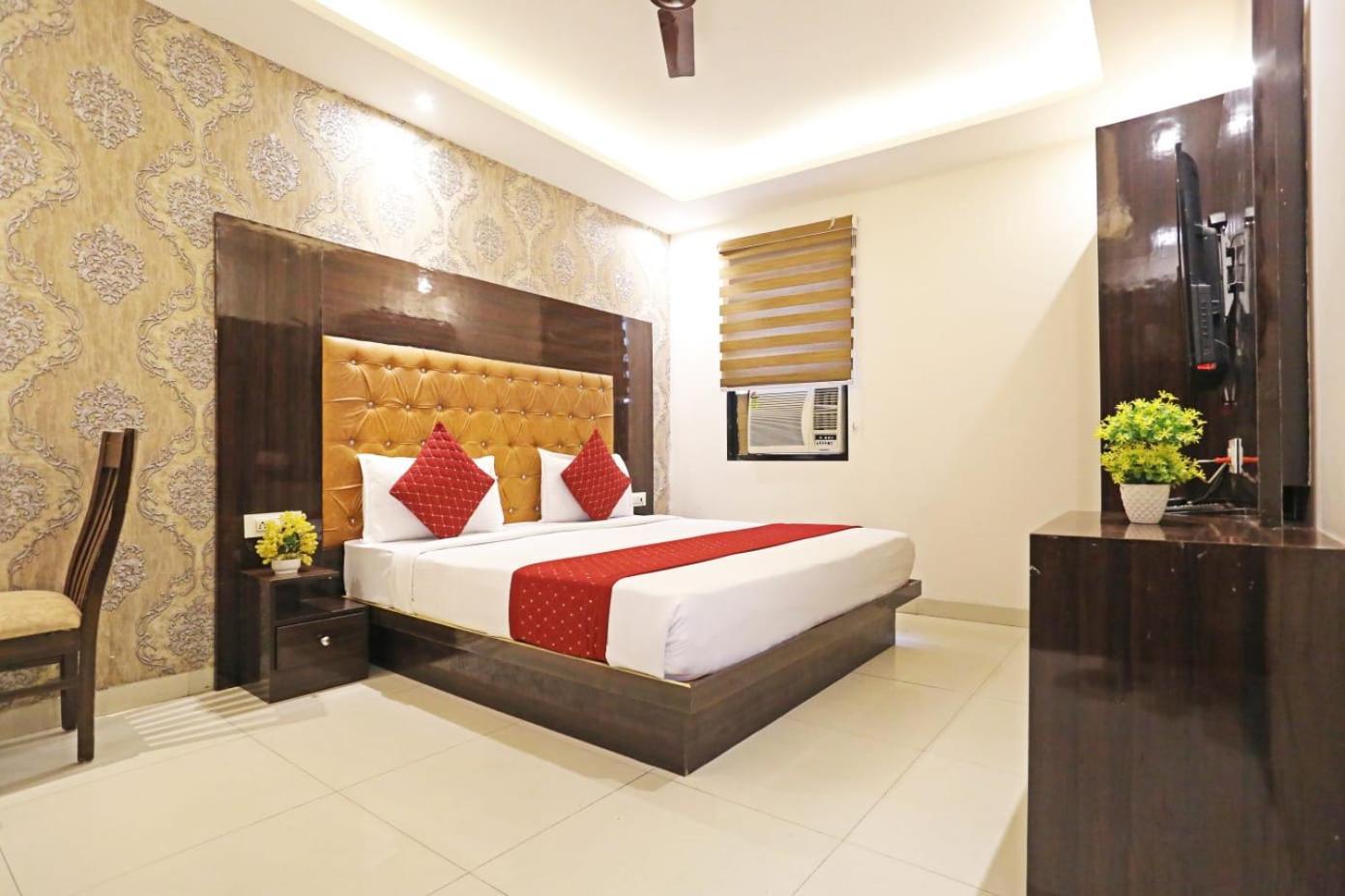Hotel Vijaydeep Place Near Delhi Airport Nova Deli Exterior foto