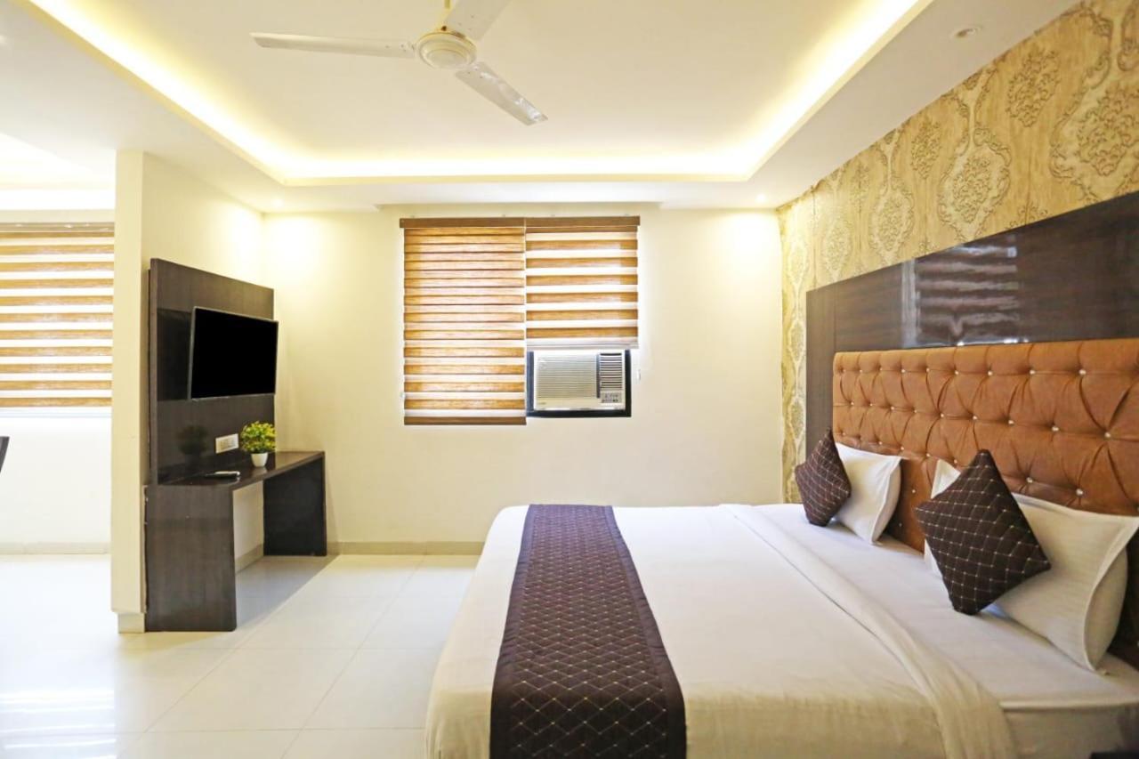 Hotel Vijaydeep Place Near Delhi Airport Nova Deli Exterior foto