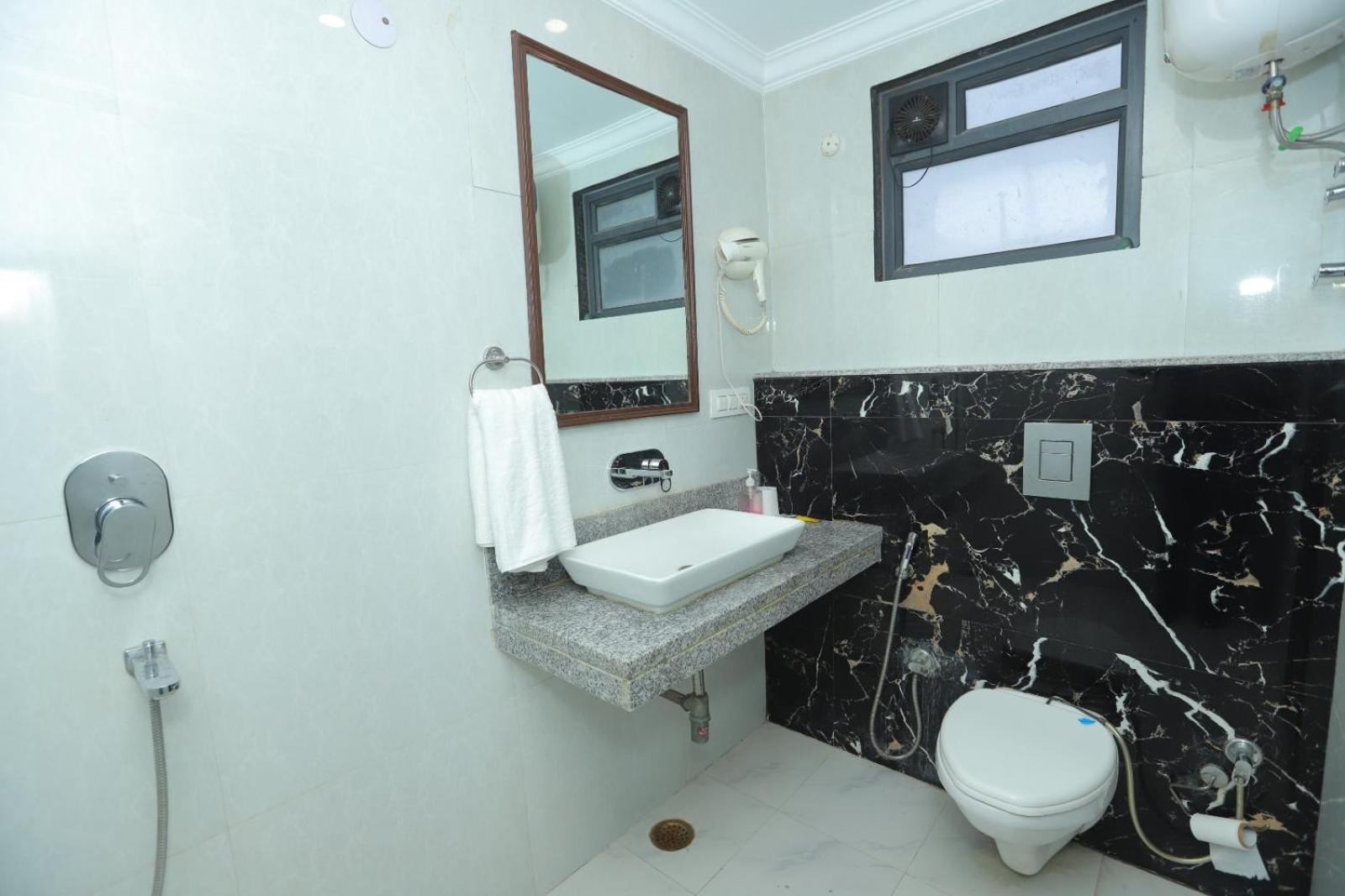 Hotel Vijaydeep Place Near Delhi Airport Nova Deli Exterior foto