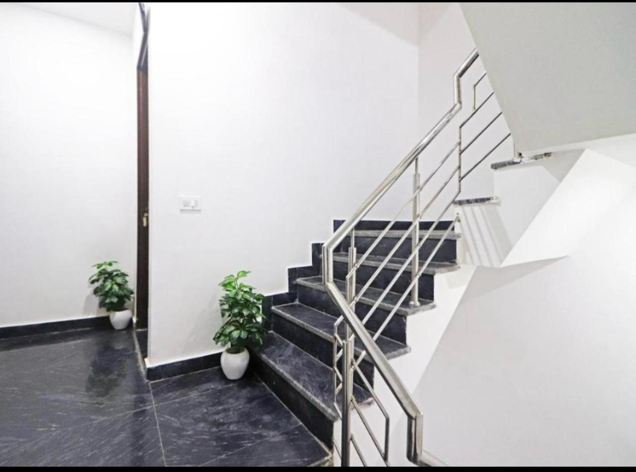 Hotel Vijaydeep Place Near Delhi Airport Nova Deli Exterior foto