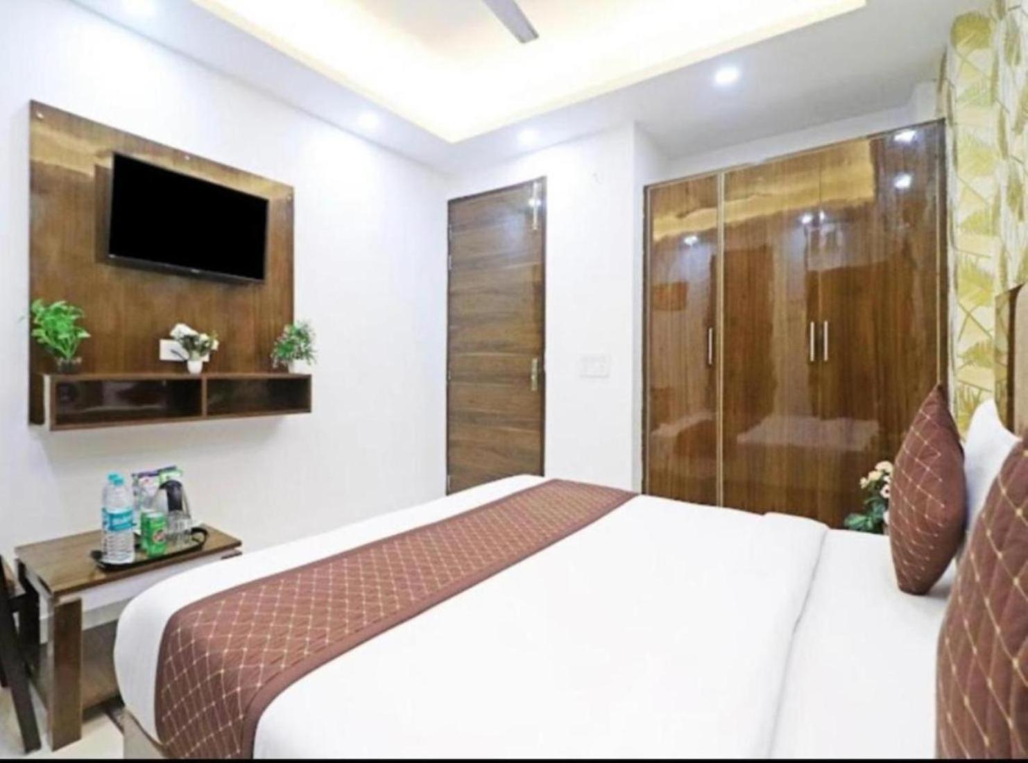 Hotel Vijaydeep Place Near Delhi Airport Nova Deli Exterior foto