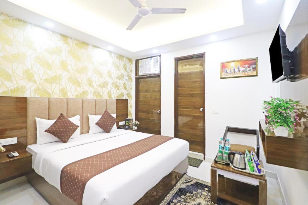 Hotel Vijaydeep Place Near Delhi Airport Nova Deli Exterior foto